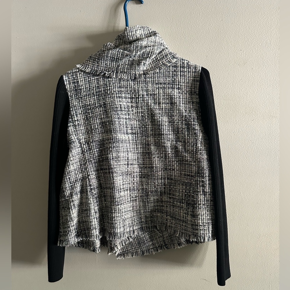 Anne Klein Stylish Black and Gray Women's Sweater Size M - Picture 2 of 3